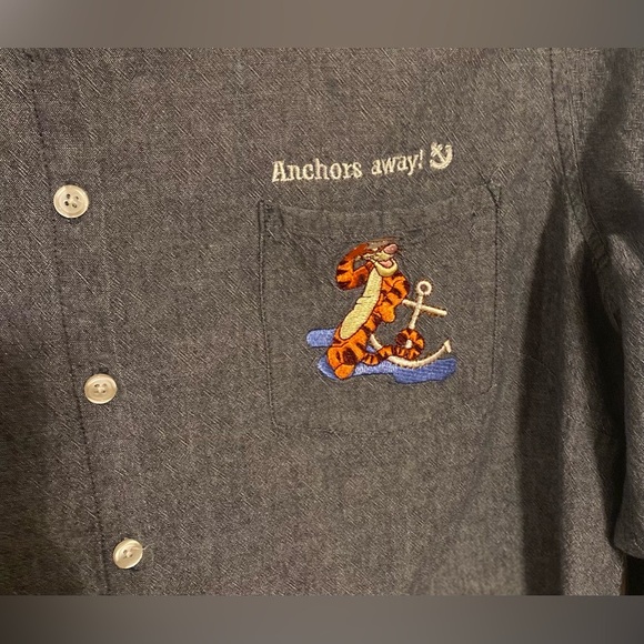 Disney Anchors Away Tigger Button Down Chambray Shirt Size XL - Picture 4 of 6